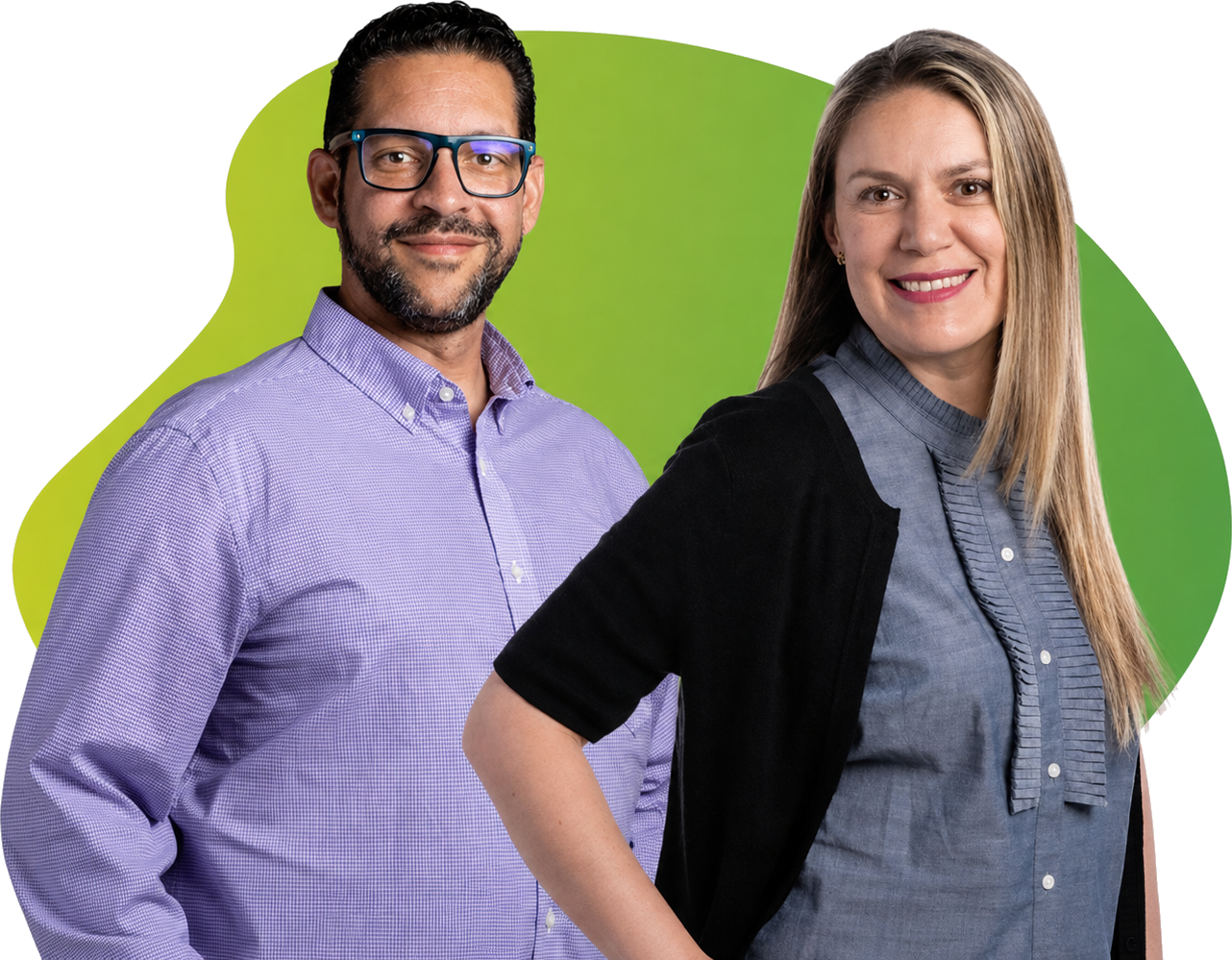 Equipo de Awtana: dos consultores sonriendo